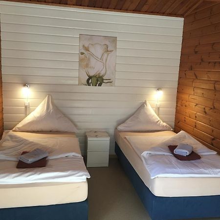 Abb Sportcenter Gaensefurth, Doppelzimmer Ohne Kueche, Standard Doppelzimmer Mit Kueche Hecklingen  Exteriér fotografie