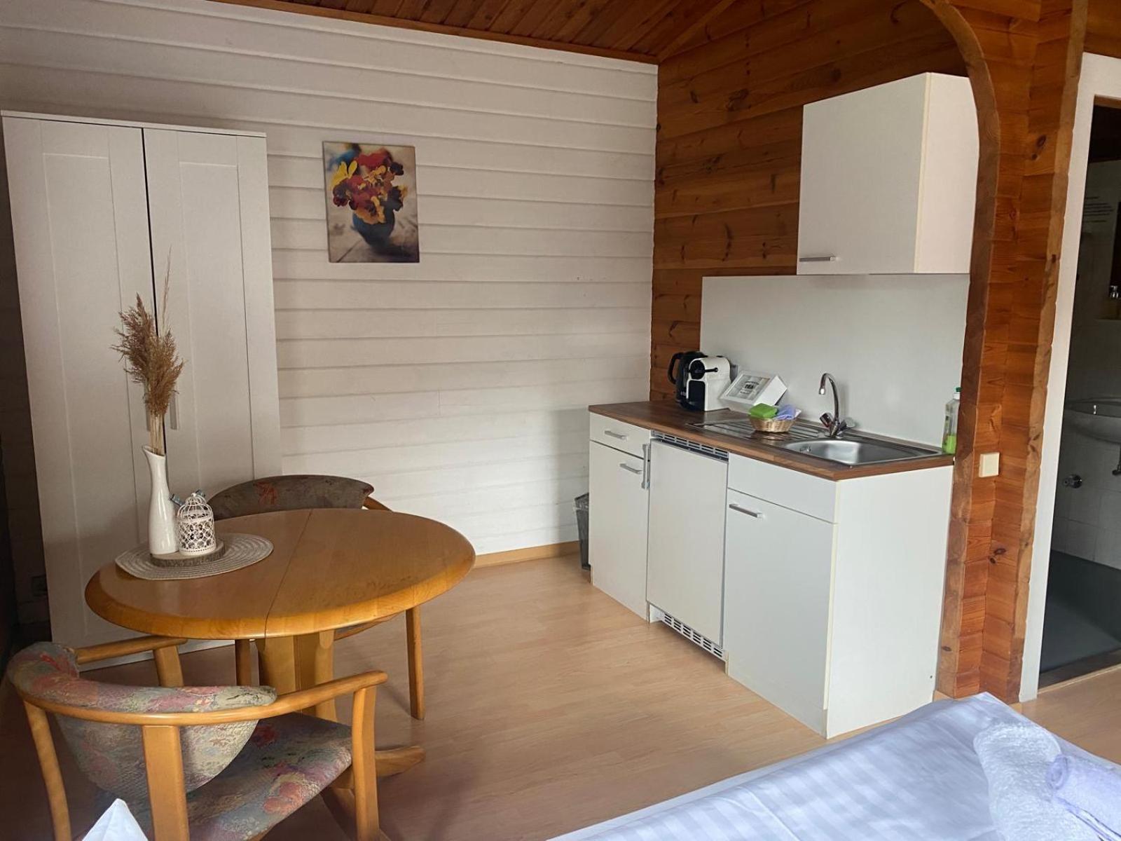 Abb Sportcenter Gaensefurth, Doppelzimmer Ohne Kueche, Standard Doppelzimmer Mit Kueche Hecklingen  Exteriér fotografie